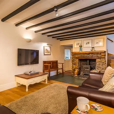Holiday home Dove Holme *