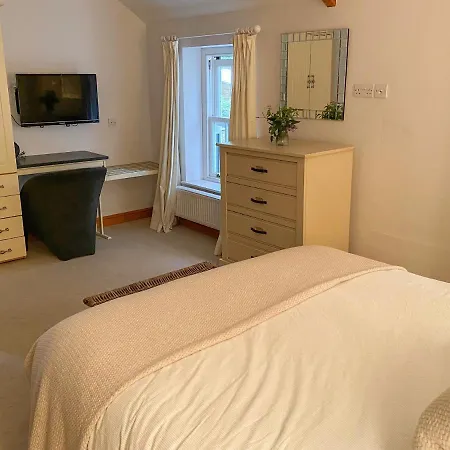 Holiday home Dove Holme